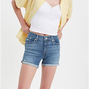 FLASH SALE ⚡️Levi's Mid Length Shorts